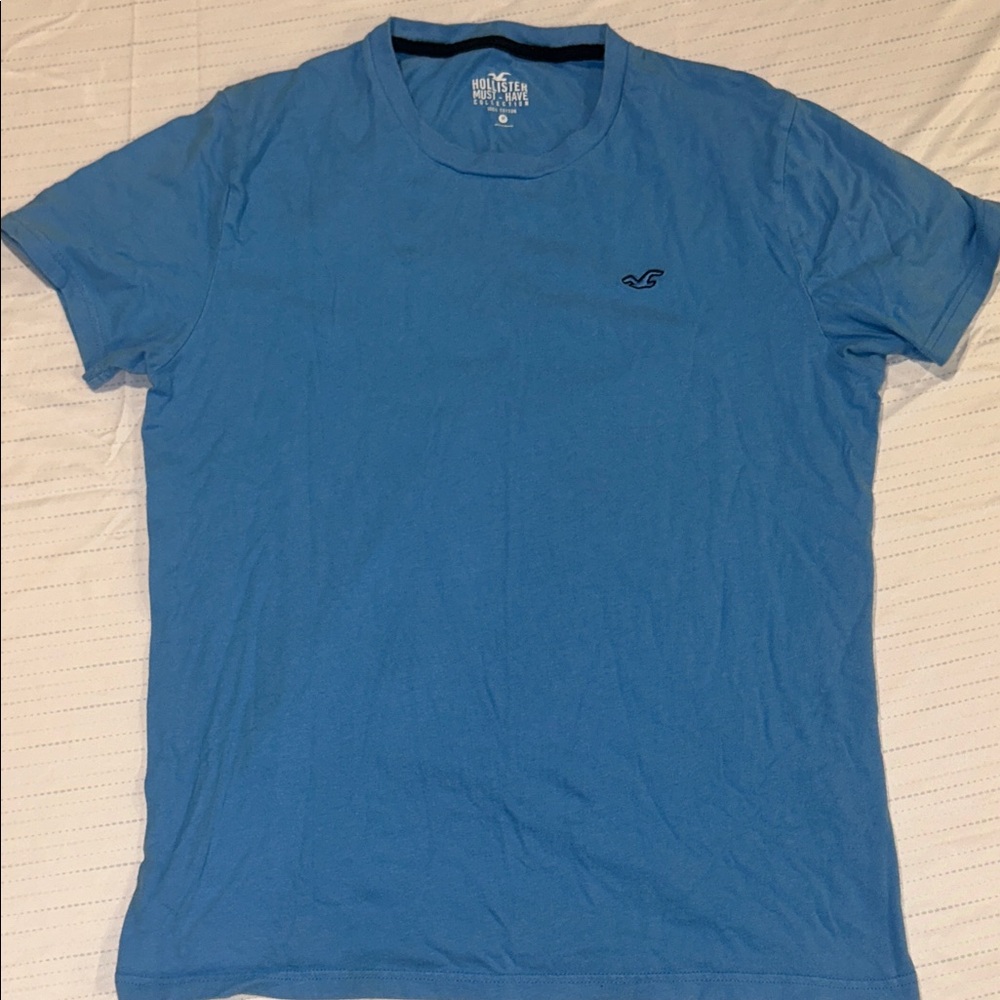 Hollister Men's Sky Blue Tee